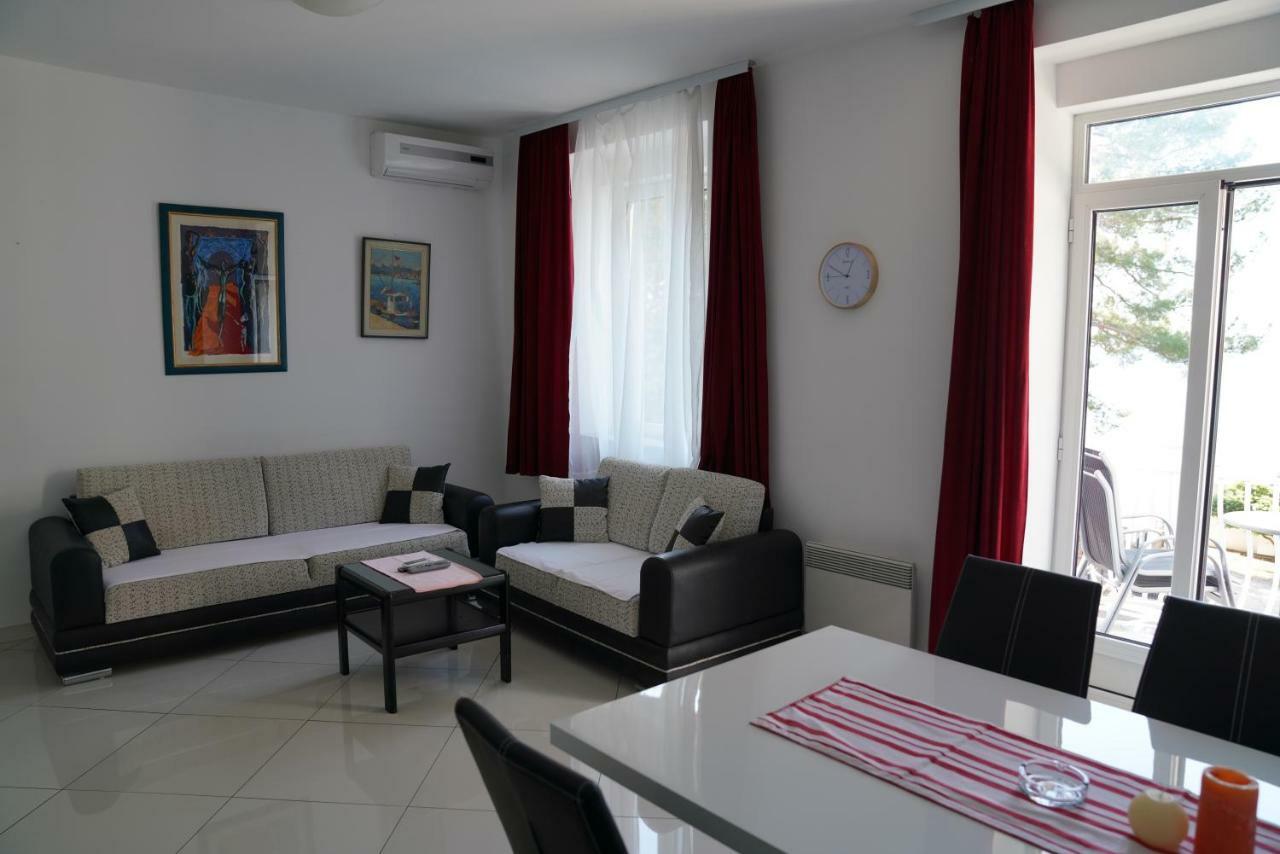 Sesar Apartments Krk - No. 2 Vinko Veglia Exterior foto