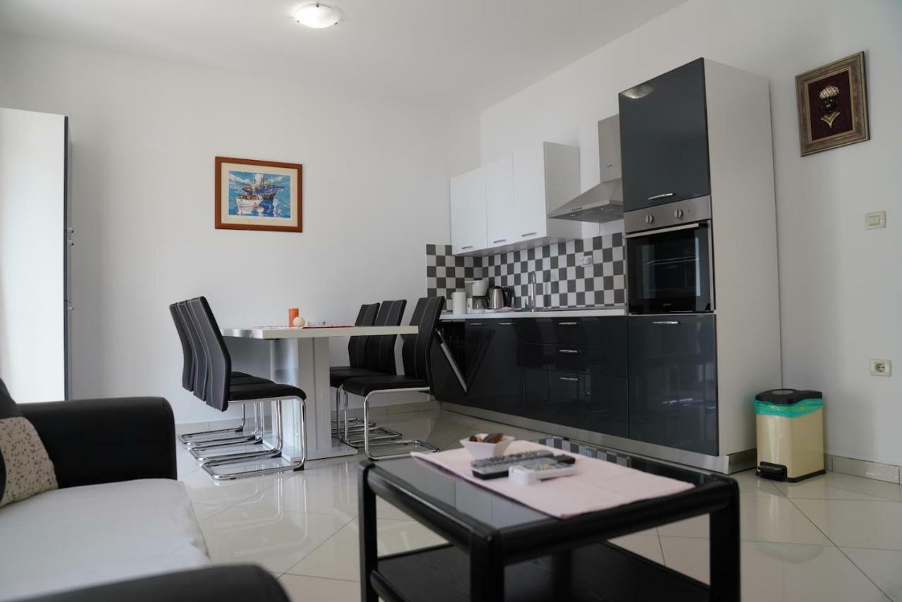 Sesar Apartments Krk - No. 2 Vinko Veglia Exterior foto